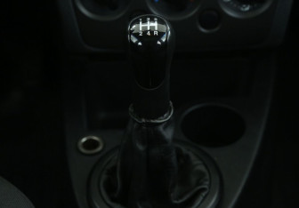 Подержанный автомобиль Ford Fusion 2006 года (15 фото)