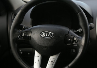 Подержанный автомобиль Kia Ceed Hatchback 2010 года (17 фото)