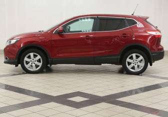Подержанный автомобиль Nissan Qashqai 2014 года (7 фото)