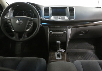 Подержанный автомобиль Nissan Teana 2012 года (8 фото)