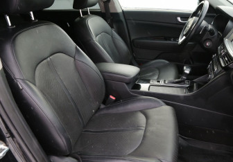 Подержанный автомобиль Kia Optima Sedan 2016 года (10 фото)