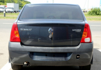 Подержанный автомобиль Renault Logan Sedan 2006 года (5 фото)