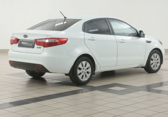 Подержанный автомобиль Kia Rio Sedan 2012 года (4 фото)