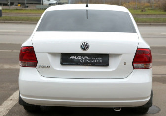 Подержанный автомобиль Volkswagen Polo Sedan 2013 года (5 фото)