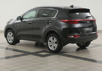 Подержанный автомобиль Kia Sportage 2017 года (2 фото)