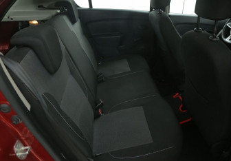 Подержанный автомобиль Renault Sandero 2020 года (11 фото)