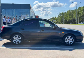 Подержанный автомобиль Hyundai Elantra Sedan 2008 года (8 фото)