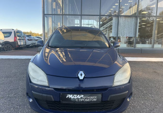Подержанный автомобиль Renault Megane Wagon 2010 года (2 фото)