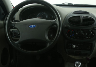 Подержанный автомобиль LADA (ВАЗ) Kalina Sedan 2008 года (14 фото)