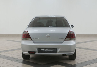 Подержанный автомобиль Nissan Almera Classic 2011 года (5 фото)