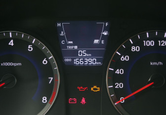 Подержанный автомобиль Hyundai Solaris Hatchback 2013 года (18 фото)
