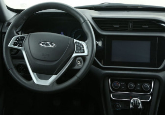 Подержанный автомобиль Chery Tiggo 3 2017 года (15 фото)