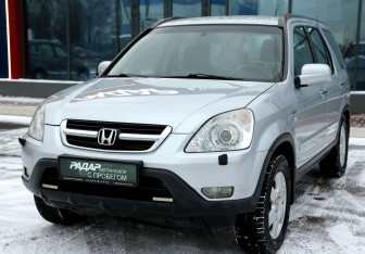 Подержанный автомобиль Honda CR-V 2004 года (3 фото)