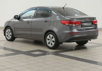 Подержанный автомобиль Kia Rio Sedan 2015 года (2 фото)