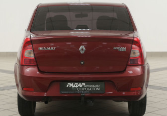 Подержанный автомобиль Renault Logan Sedan 2013 года (3 фото)