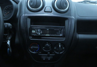 Подержанный автомобиль LADA (ВАЗ) Granta Liftback 2016 года (9 фото)