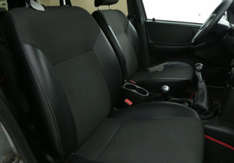 Подержанный автомобиль Chevrolet Niva 2015 года (10 фото)