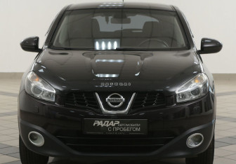 Подержанный автомобиль Nissan Qashqai 2012 года (6 фото)