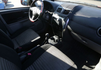 Подержанный автомобиль Suzuki SX4 Hatchback 2010 года (9 фото)