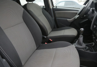 Подержанный автомобиль Renault Duster 2016 года (10 фото)