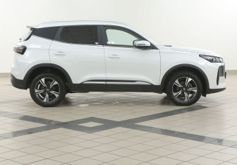 Подержанный автомобиль Chery Tiggo 4 2025 года (5 фото)