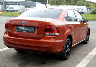 Подержанный автомобиль Volkswagen Polo Sedan 2016 года (6 фото)