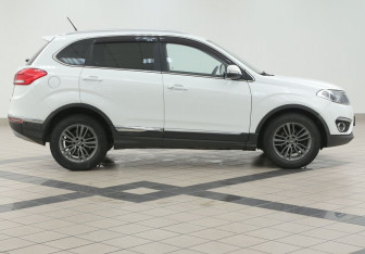 Подержанный автомобиль Chery Tiggo 5 2017 года (5 фото)