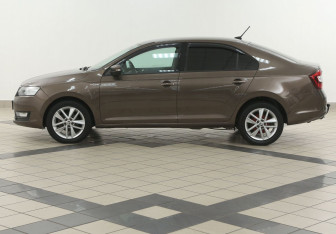 Подержанный автомобиль Skoda Rapid Liftback 2019 года (7 фото)