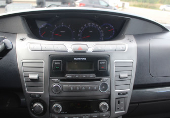 Подержанный автомобиль SsangYong Stavic 2014 года (15 фото)