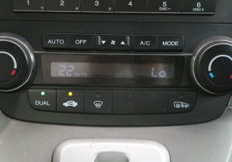 Подержанный автомобиль Honda CR-V 2008 года (15 фото)