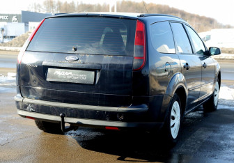 Подержанный автомобиль Ford Focus Wagon 2006 года (6 фото)