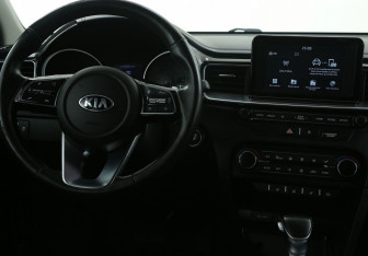 Подержанный автомобиль Kia Ceed Hatchback 2019 года (27 фото)