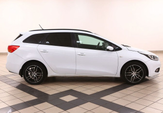 Подержанный автомобиль Kia Ceed Wagon 2014 года (4 фото)