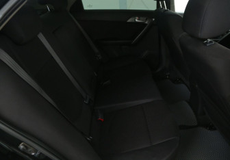 Подержанный автомобиль Kia Cerato Sedan 2010 года (11 фото)