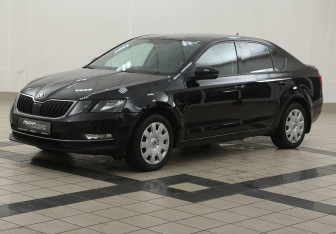 Подержанный автомобиль Skoda Octavia Liftback 2019 года (8 фото)