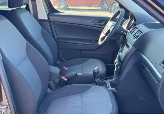 Подержанный автомобиль Skoda Yeti 2011 года (9 фото)