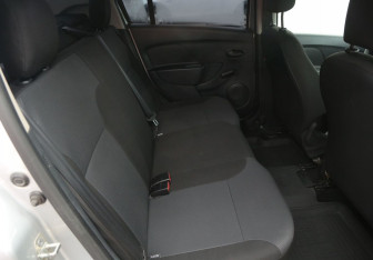 Подержанный автомобиль Renault Logan Sedan 2015 года (11 фото)