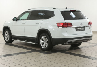 Подержанный автомобиль Volkswagen Teramont 2018 года (2 фото)