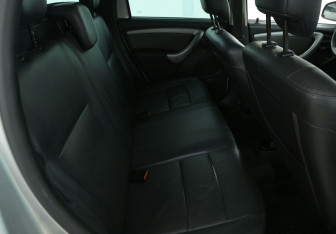 Подержанный автомобиль Renault Duster 2012 года (11 фото)