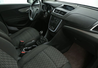 Подержанный автомобиль Opel Mokka 2012 года (9 фото)