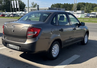 Подержанный автомобиль LADA (ВАЗ) Granta Sedan 2014 года (4 фото)