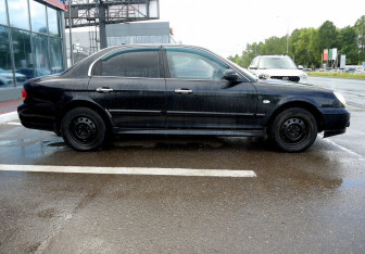 Подержанный автомобиль Hyundai Sonata 2006 года (7 фото)
