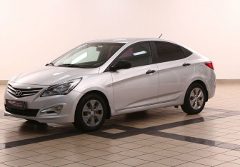 Подержанный автомобиль Hyundai Solaris Sedan 2015 года (5 фото)