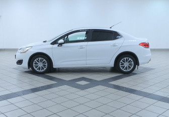 Подержанный автомобиль Citroen C4 Sedan 2014 года (5 фото)