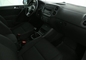 Подержанный автомобиль Volkswagen Tiguan 2012 года (9 фото)