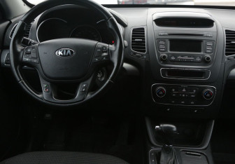 Подержанный автомобиль Kia Sorento 2014 года (15 фото)