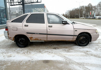 Подержанный автомобиль LADA (ВАЗ) 2112 2001 года (7 фото)