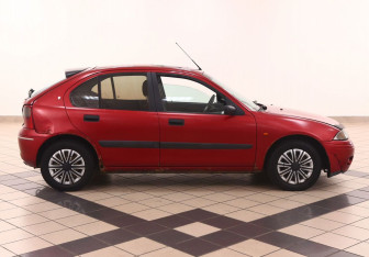 Подержанный автомобиль Rover 200 Hatchback 1997 года (4 фото)