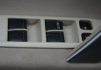 Подержанный автомобиль Nissan Primera Sedan 2004 года (17 фото)