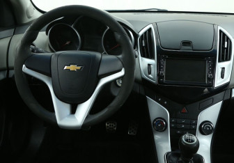 Подержанный автомобиль Chevrolet Cruze Sedan 2013 года (14 фото)